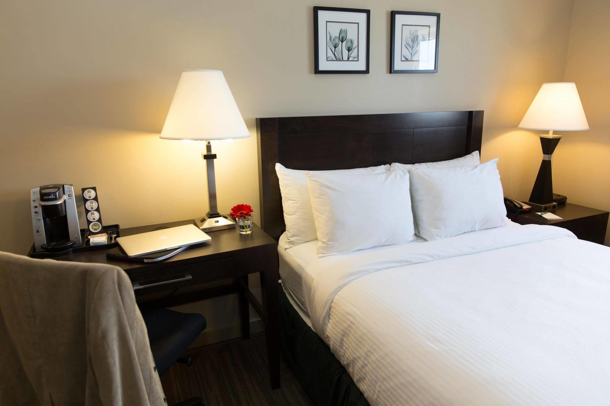 Capital Suites Yellowknife Dış mekan fotoğraf